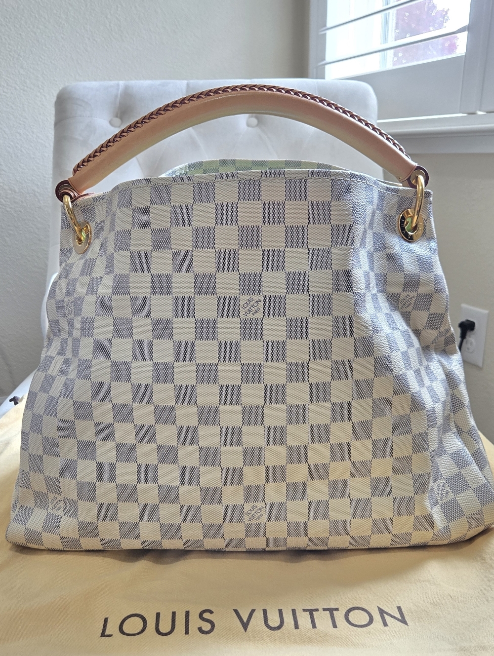 Authentic Louis Vuitton Damier Azur Artsy
